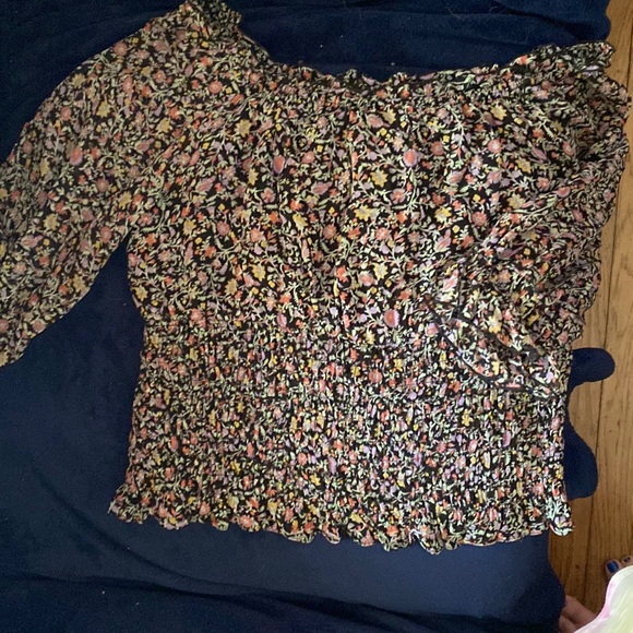 Tiny floral chiffon off shoulder top - Picture 2 of 4